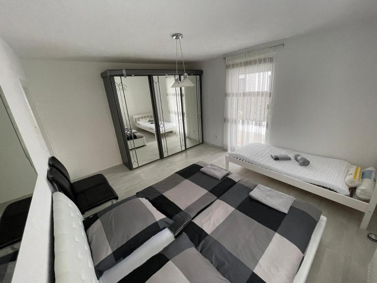 Guntia Apartment Mit Grossem Garten Guenzburg Ngoại thất bức ảnh