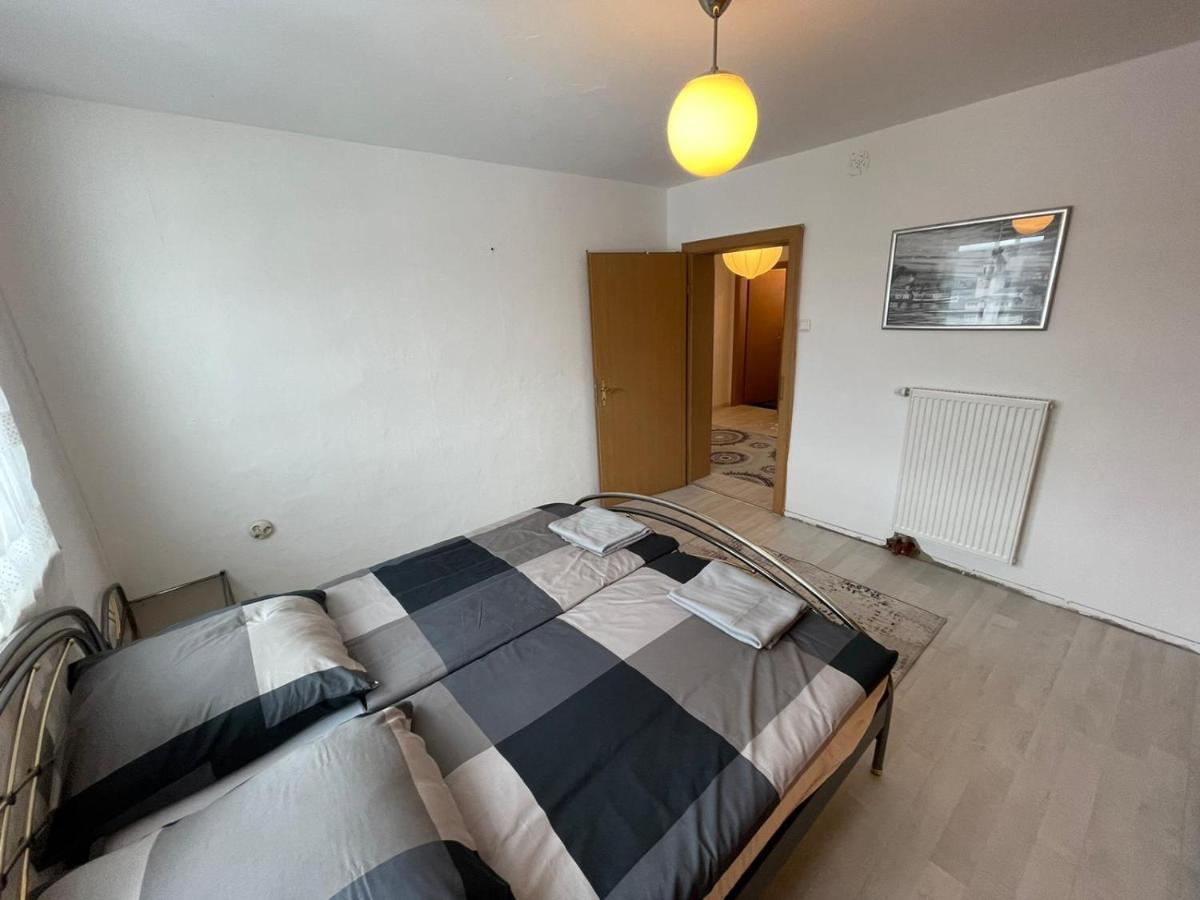 Guntia Apartment Mit Grossem Garten Guenzburg Ngoại thất bức ảnh