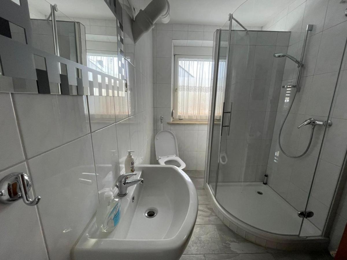 Guntia Apartment Mit Grossem Garten Guenzburg Ngoại thất bức ảnh